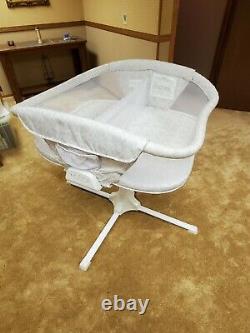 Halo Twin Sleeper Double Bassinet with wedge pillows and sheets