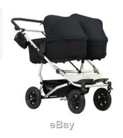 Mountain buggy duet v2.5 with twin carrycot plus and accessories