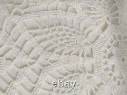 Vtg Hand Crochet Coverlet White Twin/Double Bedspread or Tablecloth 77x91 inch