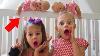 Espionnais Notre Bébé Twins Doll Getting Into Double Trouble Au Cours De Baby-sitting