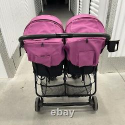 Poussette double jumelle ZOE XL2 Plum légère avec barre ventrale et porte-gobelets