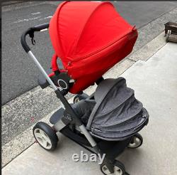 Poussette double pour bébés jumeaux Stokke