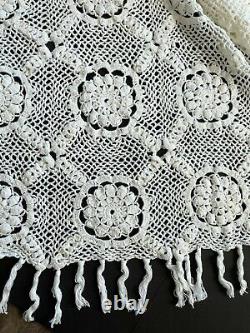 Vtg Crochet Twin Double Couvre-lit Boho Granny 77 X 89 Tassles Shabby Blanc